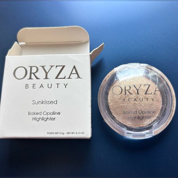 ORYZA BEAUTY Baked Opaline Highlighter in the color Sunkissed - NEW - Picture 3 of 6